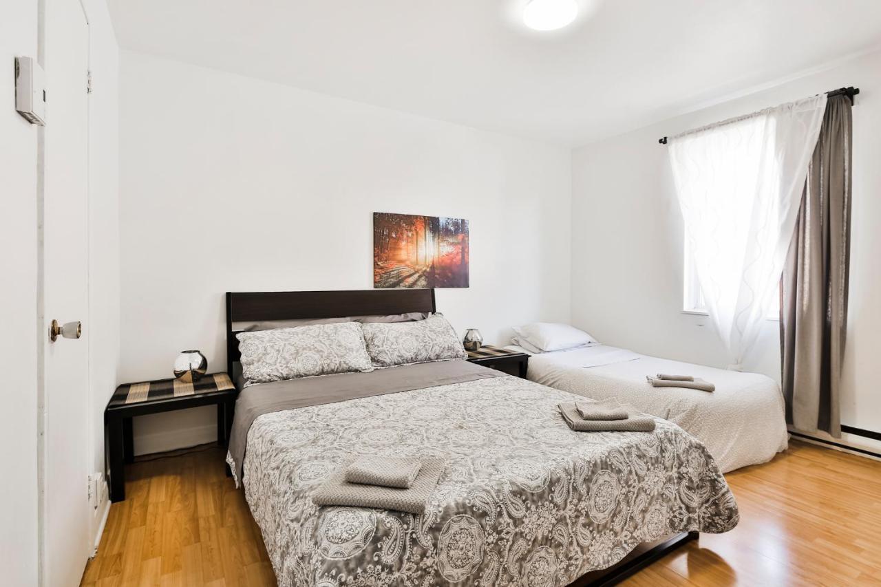Free Parking In Beautiful Lachine Montreal Bagian luar foto