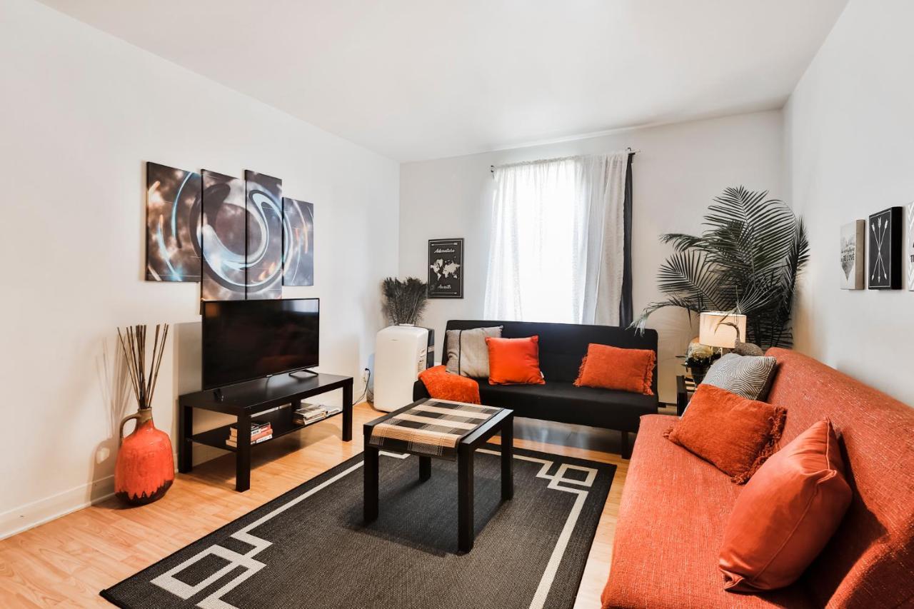 Free Parking In Beautiful Lachine Montreal Bagian luar foto