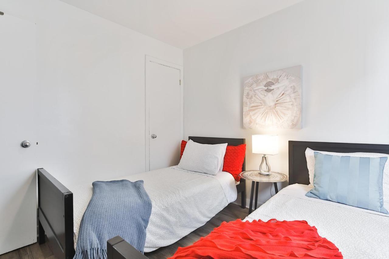 Free Parking In Beautiful Lachine Montreal Bagian luar foto