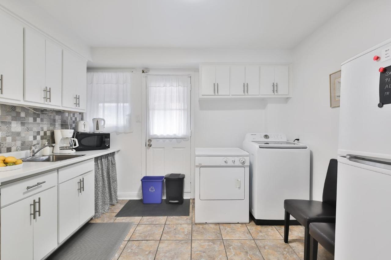 Free Parking In Beautiful Lachine Montreal Bagian luar foto